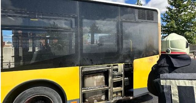 Merr flak&euml; urbani n&euml; Durr&euml;s, zjarrfik&euml;sit