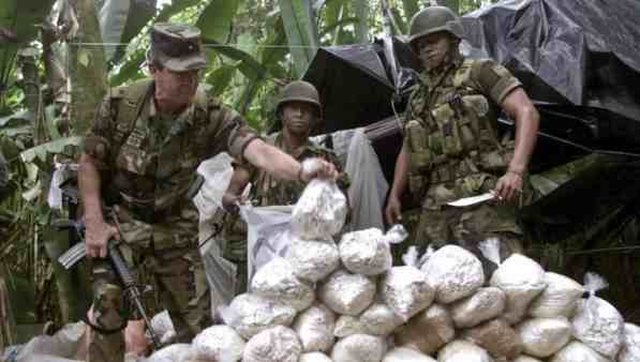 8 dead/ In Colombia, drug traffickers take crime to another level, shoot down a