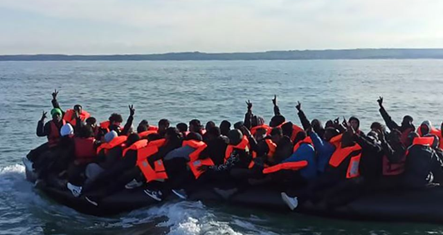 Emigrantë drejt Europës/ Mbi 3500 persona nga Lindja dhe Afrika