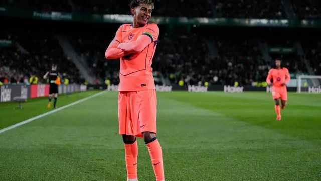 Barcelona shkëlqen, katalanasit mposhtin Elchen dhe ruajnë kreun e La