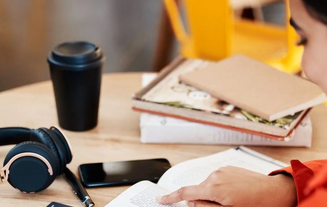 Holandezët kryesojnë në listën e njohurive për