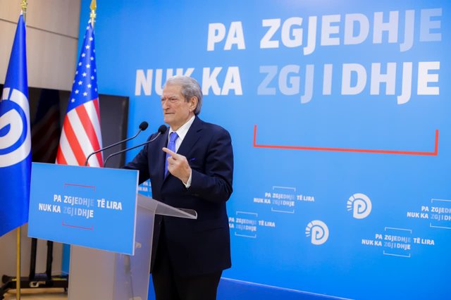 A do t&euml; ket&euml; protest&euml; t&euml; pand&euml;rprer&euml; para