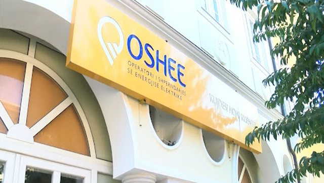 Goditi punonjësen e OSHEE-së, policia shpall në kërkim