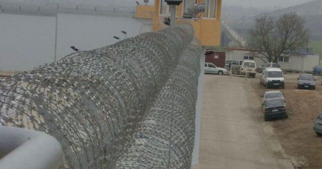 Alarm in Greek prison/ Prisoner shot dead, Albanian Alket Rizai also present