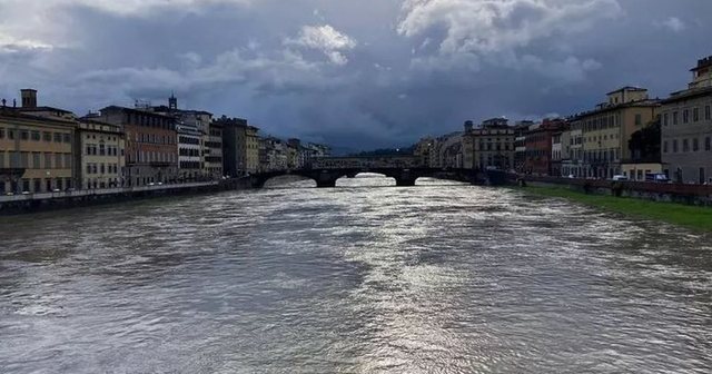 Moti i keq në Itali, rriten nivelet e lumenjve, mbyllen shkollat në