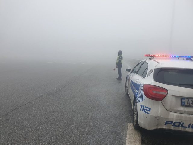 Mjegull e dendur n&euml; rrug&euml;n e Kombit