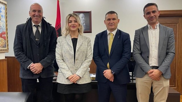 A do angazhohet Altin Dumani n&euml; Kosov&euml;?/ Reagimi i dyshimt&euml; i