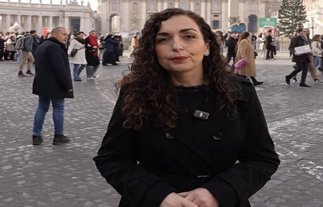 Vjosa Osmani kërkon njohjen e Kosovës nga Vatikani