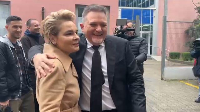 “Mos e kruaj shumë…”, Monika Kryemadhi batuta me Jul