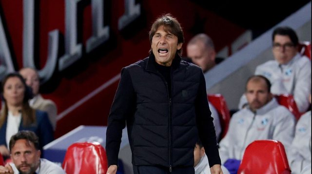 Napoli, Conte i ashp&euml;r: Ky nuk &euml;sht&euml; futboll, duhen ndryshime