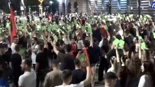 "Do you agree that Prime Minister Rama should resign?", protesters
