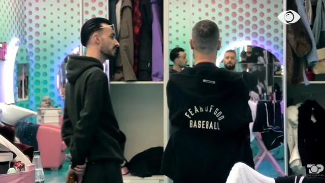 &ldquo;Ke fjetur me vajz&euml;n t&euml;nde&rdquo;/ Kristi p&euml;rplaset me