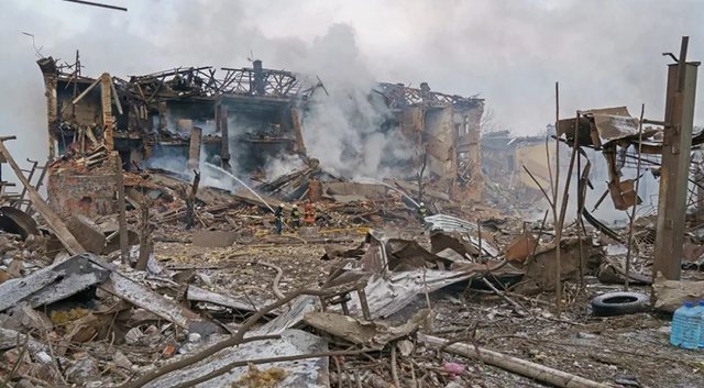 Bombardimet ruse të rrjetit elektrik, Ukraina njofton kufizime të