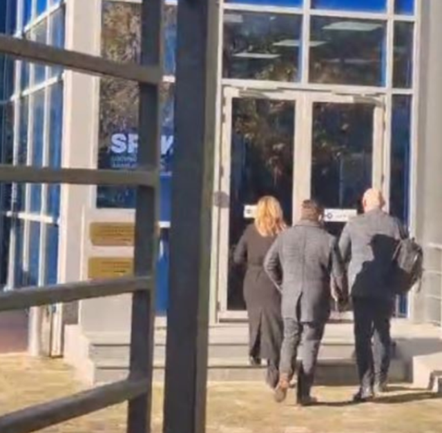 Paraqitet në SPAK Elvis Roshi