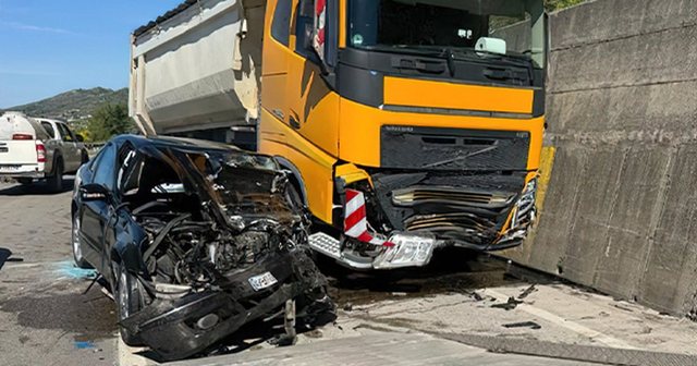 U aksidentua nj&euml; dit&euml; m&euml; par&euml; bashk&euml; me