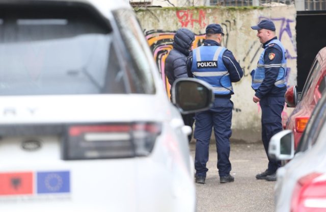 Policia aksion blic anti-drogë në Sarandë, tre persona në