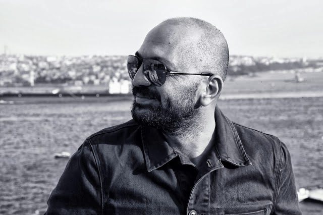 AlfaPena/ Poezi nga poeti turk, Ceyhun Yilmaz: Je gruaja e dytë që