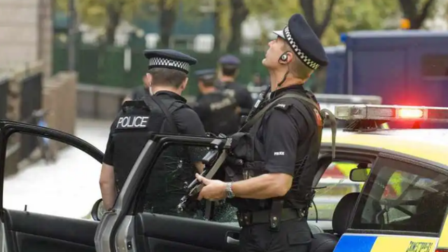 Zjarr në shtëpinë e kryeministrit britanik, arrestohet