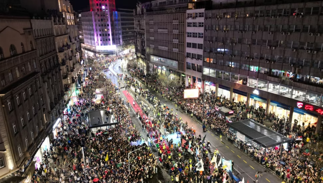 Studentët ‘pushtojnë’ rrugët e Beogradit,