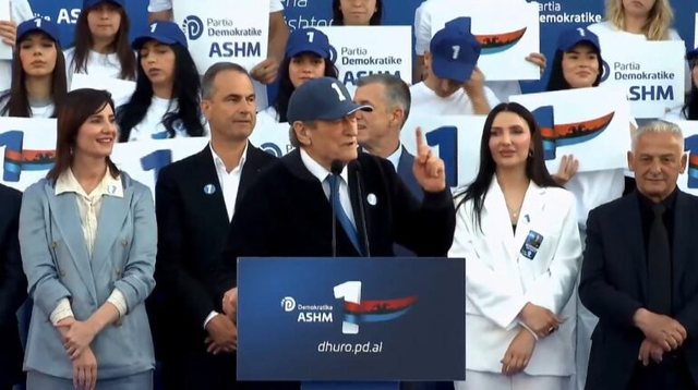 Chris LaCivita dhe Berisha urojnë shefen e kabinetit të Trump nga