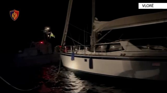 U bllokuan në det pasi anija pësoi defekt pranë ishullit të