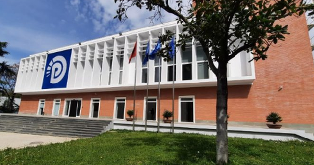 PD propozon ndryshim rregulloreje, kërkojnë ndalimin e zyrtarëve