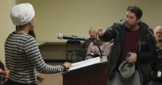 Pamje t&euml; r&euml;nda! Kongresmenja demokrate e Minesot&euml;s sulmohet me