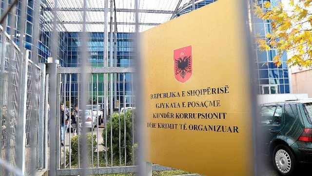 The Special Court sentences Florenc &Ccedil;apjan and two others to prison