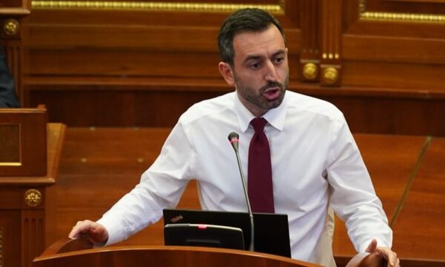 Një 'amerikan' në krye të Kuvendit të