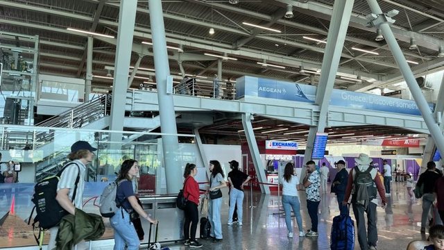 Samiti i BE në Tiranë/ Aeroporti i Rinasit: Akset alternative për