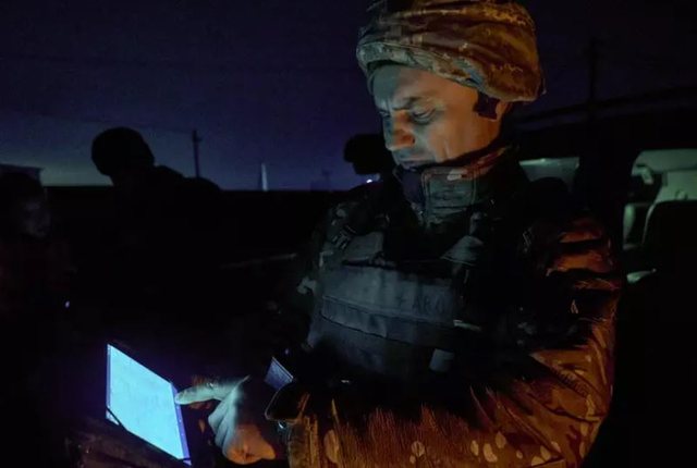 Dronë ukrainas godasin anijen luftarake ruse në Detin Kaspik,