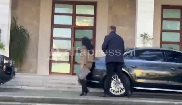 N&euml; pritjet t&euml; vendimit t&euml; Kushtetueses, Balluku i shkon n&euml;