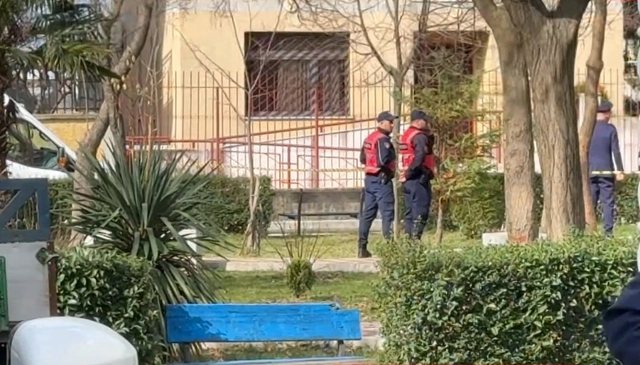 Emrat/ Qëlloi të dashurën dhe më pas veten, Policia e