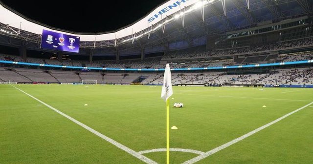 Skandal n&euml; futbollin kinez: 13 klube d&euml;nohen p&euml;r trukime