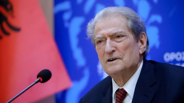 Dialogue for political development/ Berisha gathers allies at headquarters!