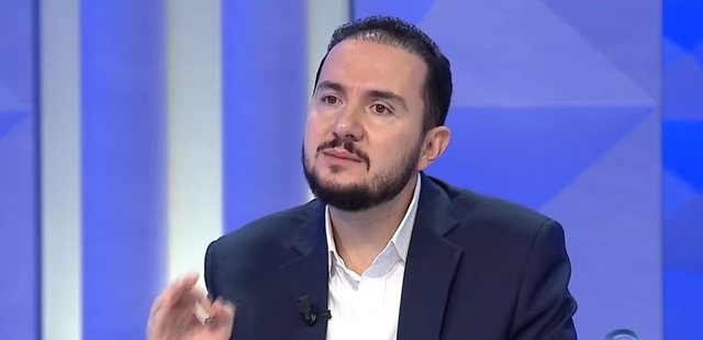 Salianji “thumbon” Berishën: Rama nuk rrëzohet me