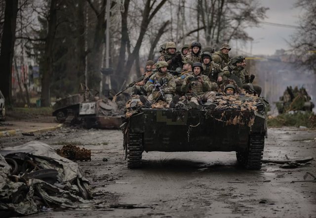 Skenari i zymtë për Ukrainën/ Ekspertët: Pa armët