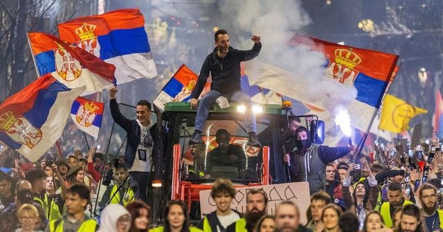 Studentët serbë nisin një ultramaratonë politike drejt