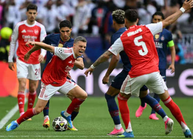 Live finalja e Champions/ Zhbllokohet ndeshja, Arsenal nd&euml;shkon shpejt