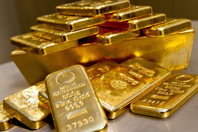 Gold reaches historic record, surpasses $5,000 per ounce