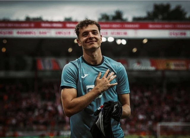 Bayern pas Asllanit? Drejtori sportiv i kampionëve: Iu them se…