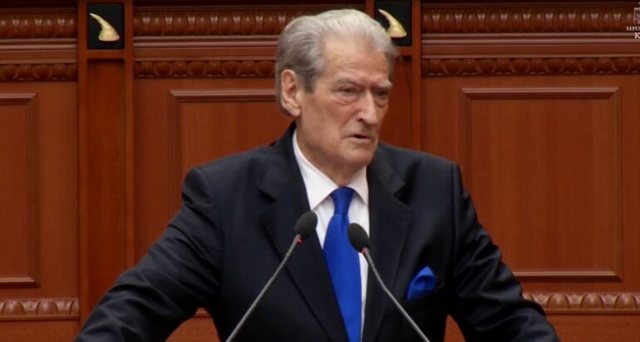 “Ku është ky Pirro Vengu?”/ Berisha-mazhorancës: A e