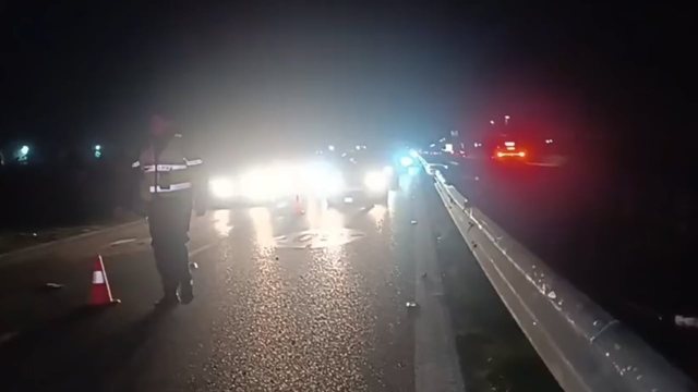 Aksident mes dy makinave n&euml; autostrad&euml;n Lushnje-Fier, nj&euml;ra