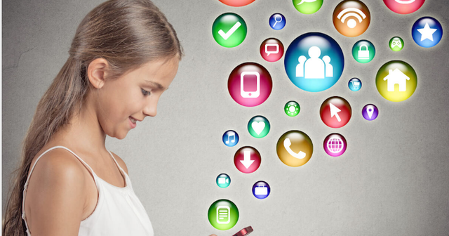 E papritur! Spanja ndalon rrjetet sociale për fëmijët nën 16