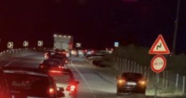Radhë kilometrike, trafik i rënduar në aksin