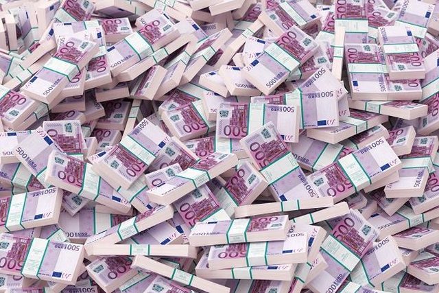 “Lumë” parash “cash”, rreth 4.2 miliardë euro