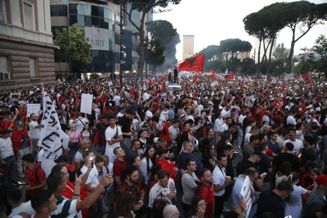 Protests over Rama's resignation enter 15th day, Bulgarian MEP: The