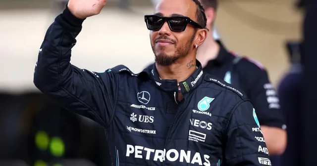 &Ccedil;far&euml; b&euml;ri Lewis Hamilton n&euml; Maranello q&euml; emocionoi