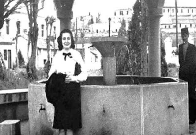 Histori e r&euml;nd&euml; n&euml; komuniz&euml;m/ Pas seanc&euml;s