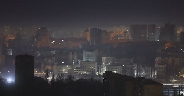 Ukraina n&euml; terr energjetik, Rusia sulmon me bresh&euml;ri raketash dhe